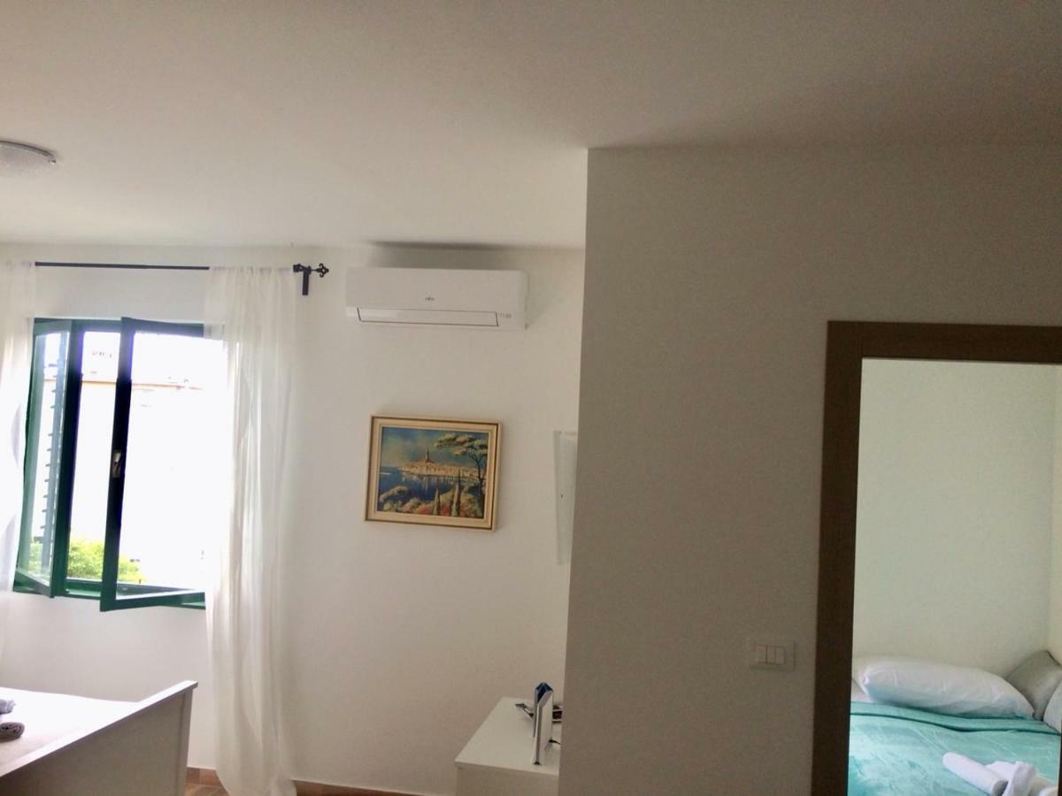 Apartment Mony Rovinj Bagian luar foto
