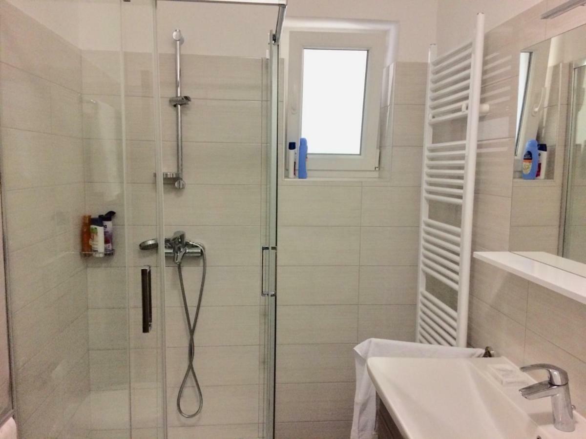 Apartment Mony Rovinj Bagian luar foto