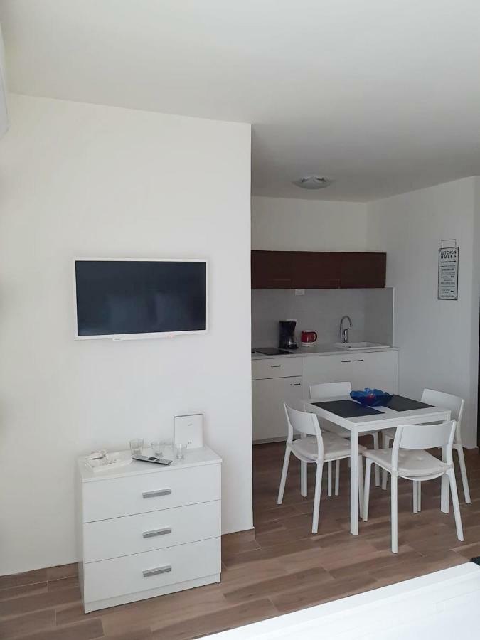 Apartment Mony Rovinj Bagian luar foto